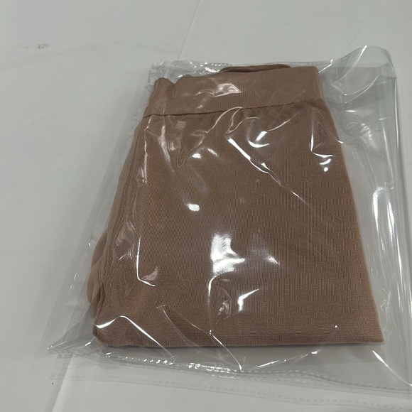 SPANX Mid Thigh Sheers in the color S2 Size B - Picture 6 of 6